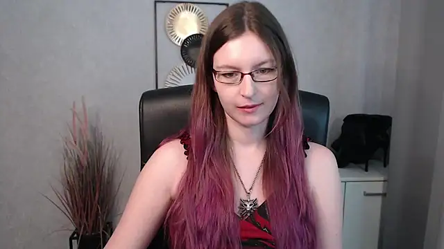 Snapshot of emmaxDelight chatting on 03/20/25, 10:21 emmaxDelight online show from 03/20/25, 10:21