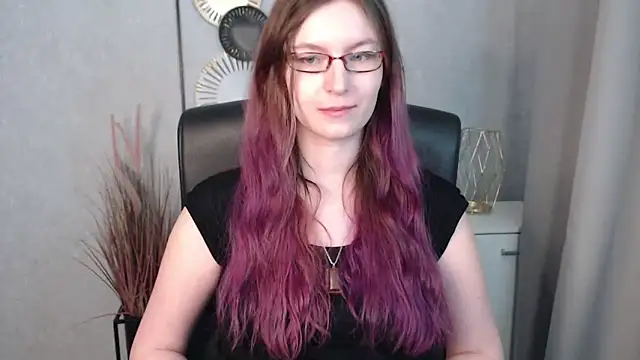 Snapshot of emmaxDelight chatting on 01/21/25, 11:24 emmaxDelight online show from 01/21/25, 11:24