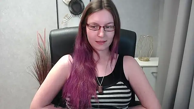 Snapshot of emmaxDelight chatting on 01/23/25, 01:13 emmaxDelight online show from 01/23/25, 01:13