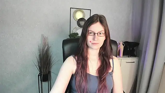 Snapshot of emmaxDelight chatting on 05/06/26, 05:22 emmaxDelight online show from 05/06/26, 05:22