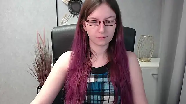 Snapshot of emmaxDelight chatting on 01/30/25, 06:46 emmaxDelight online show from 01/30/25, 06:46