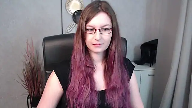 Snapshot of emmaxDelight chatting on 03/07/25, 06:35 emmaxDelight online show from 03/07/25, 06:35