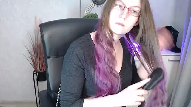 emmaxDelight online show from 10/30/25, 06:34