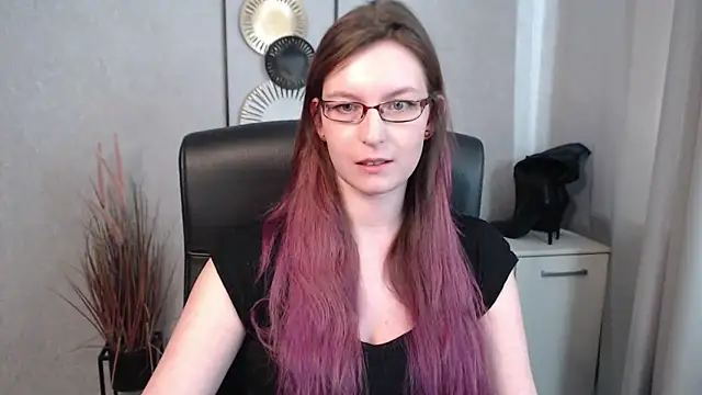 Snapshot of emmaxDelight chatting on 03/07/25, 01:18 emmaxDelight online show from 03/07/25, 01:18