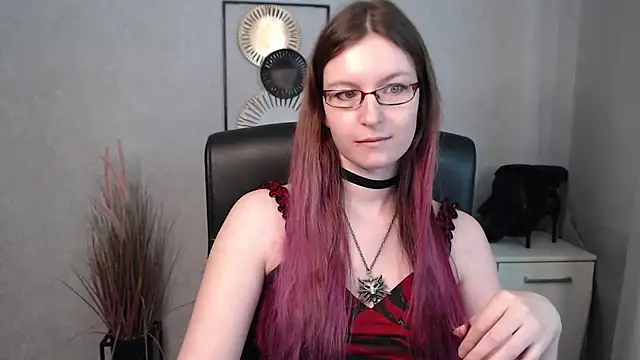 Snapshot of emmaxDelight chatting on 03/17/25, 09:33 emmaxDelight online show from 03/17/25, 09:33