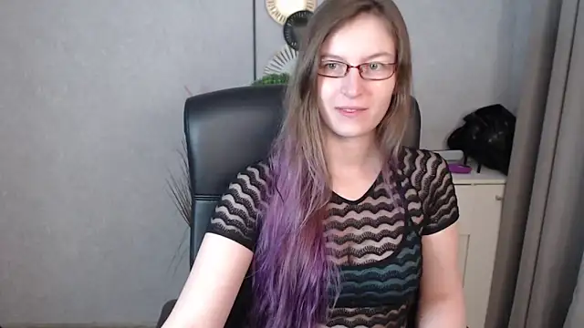 emmaxDelight online show from 10/23/25, 06:45