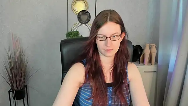 Snapshot of emmaxDelight chatting on 06/23/26, 05:38 emmaxDelight online show from 06/23/26, 05:38