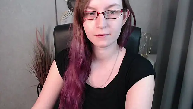 Snapshot of emmaxDelight chatting on 01/22/25, 01:11 emmaxDelight online show from 01/22/25, 01:11