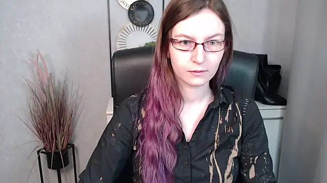 Snapshot of emmaxDelight chatting on 02/25/25, 09:31 emmaxDelight online show from 02/25/25, 09:31