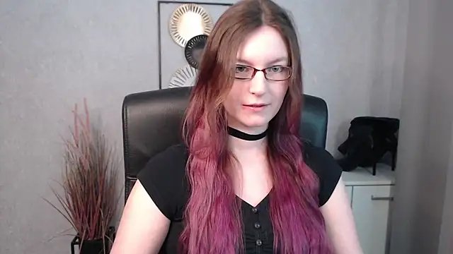 Snapshot of emmaxDelight chatting on 03/21/25, 06:38 emmaxDelight online show from 03/21/25, 06:38