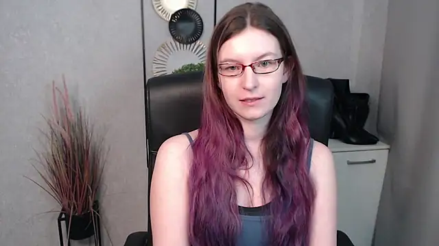 Snapshot of emmaxDelight chatting on 02/20/25, 06:39 emmaxDelight online show from 02/20/25, 06:39