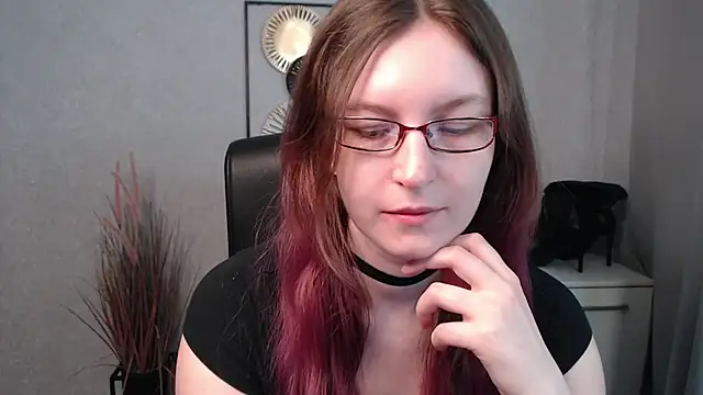 Snapshot of emmaxDelight chatting on 03/18/25, 06:39 emmaxDelight online show from 03/18/25, 06:39