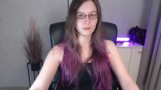 emmaxDelight online show from 12/04/25, 07:18