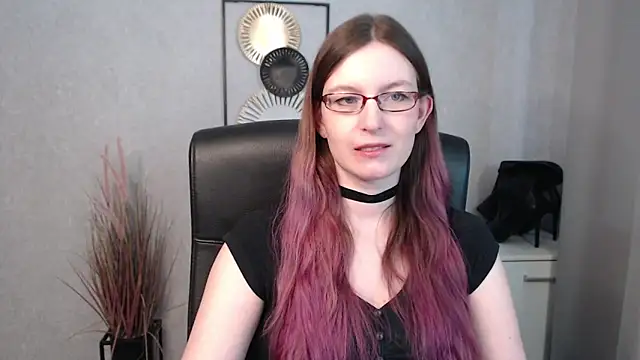 Snapshot of emmaxDelight chatting on 03/21/25, 10:17 emmaxDelight online show from 03/21/25, 10:17