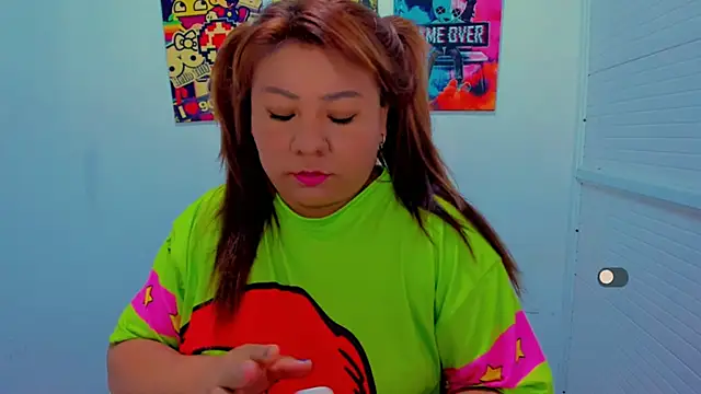 Snapshot of victoria_love89 chatting on 12/15/25, 02:50 victoria love89 online show from 12/15/25, 02:50