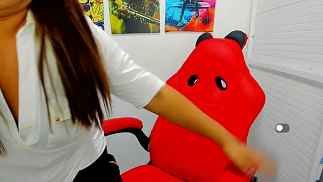 Snapshot of victoria_love89 chatting on 02/06/26, 02:07 victoria love89 online show from 02/06/26, 02:07