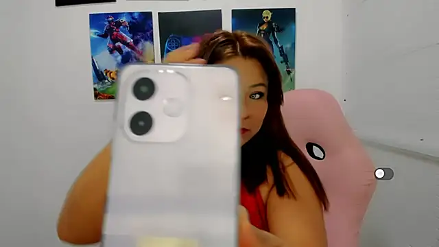 Snapshot of victoria_love89 chatting on 07/05/26, 01:54 victoria love89 online show from 07/05/26, 01:54