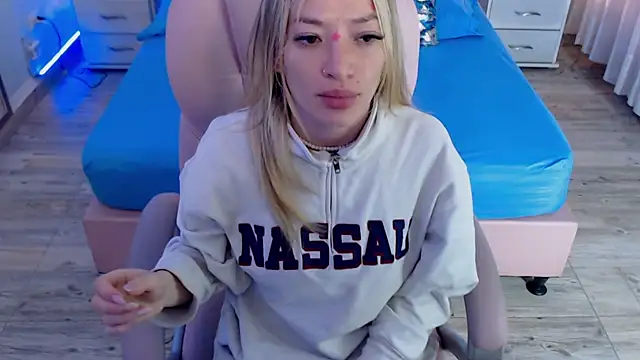 zoe jones13 online show from 11/15/25, 03:10