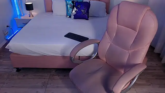 zoe jones13 online show from 03/25/26, 04:12