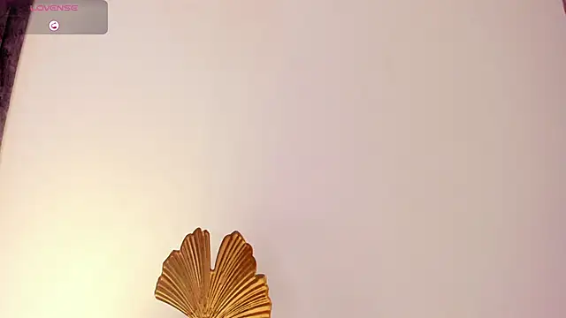 Mia ross16 online show from 02/17/25, 07:23