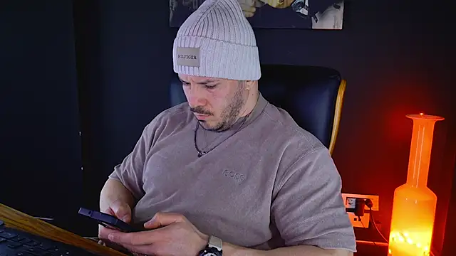 Snapshot of AngeloEric chatting on 02/13/25, 10:34 AngeloEric online show from 02/13/25, 10:34