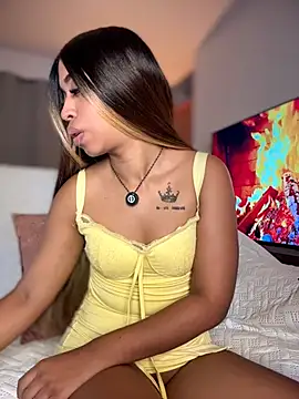 bella  honey online show from 11/11/25, 03:23