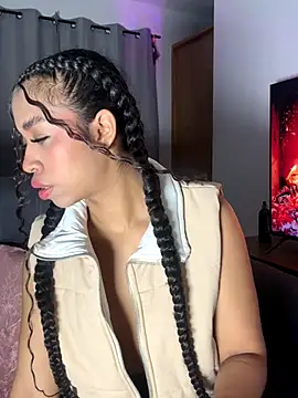 bella  honey online show from 10/15/25, 03:05