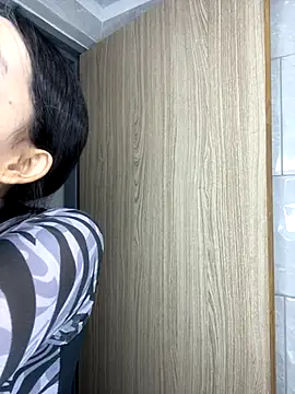 lilithTeen1  online show from 11/05/25, 08:12