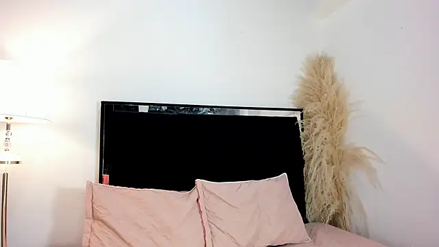 lilithTeen1  online show from 04/14/26, 03:55