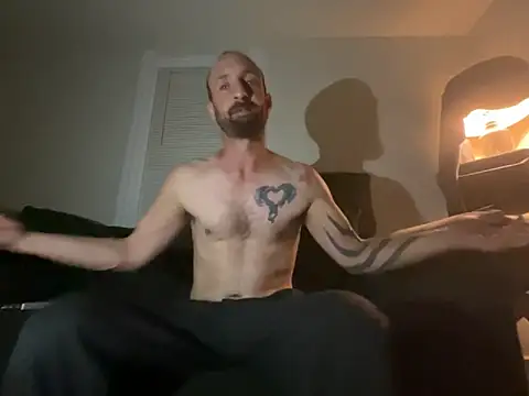 Snapshot of armdy371 chatting on 10/03/25, 04:47 armdy371 online show from 10/03/25, 04:47