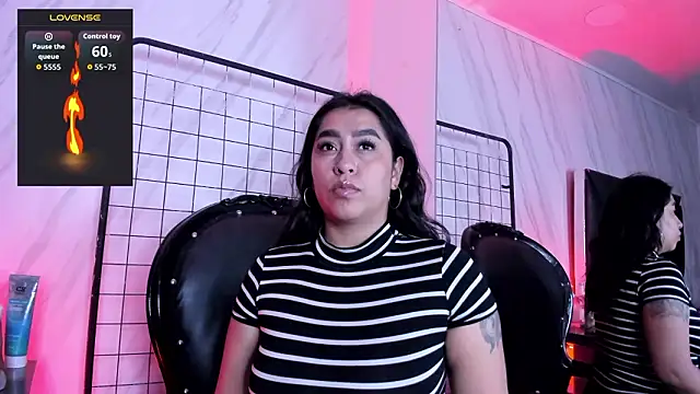 Snapshot of Carolina_Arias chatting on 02/11/26, 07:36 Carolina Arias online show from 02/11/26, 07:36