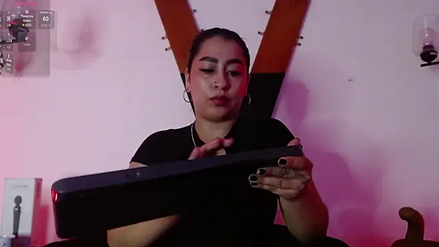 Carolina Arias online show from 09/15/25, 04:51