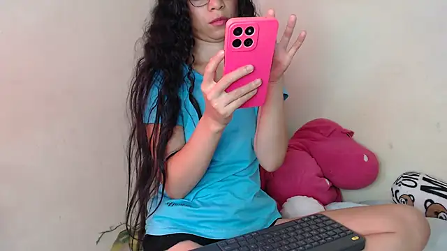 Snapshot of Gianna_cute_ chatting on 10/06/25, 12:34 Gianna cute online show from 10/06/25, 12:34