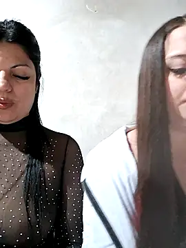 Snapshot of Paulitta- chatting on 07/06/26, 06:20 Paulitta- online show from 07/06/26, 06:20