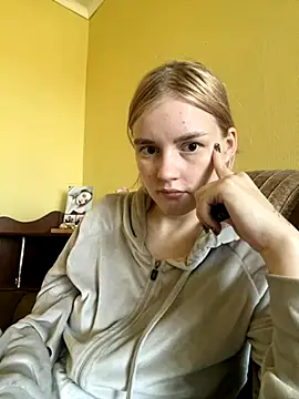 Snapshot of DaMa-1808 chatting on 09/26/25, 10:33 DaMa-1808 online show from 09/26/25, 10:33