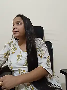 Simran-Kaur143 online show from 07/12/26, 10:38