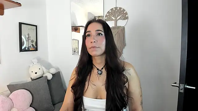 Snapshot of electra_hunt chatting on 06/20/26, 01:21 electra hunt online show from 06/20/26, 01:21