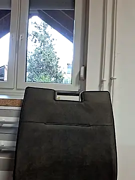 allinqueen online show from 10/17/25, 02:19