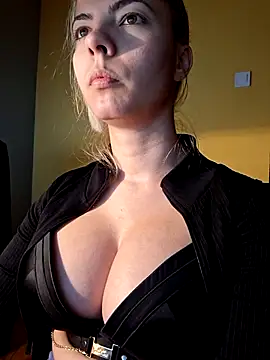 allinqueen online show from 03/26/26, 06:17