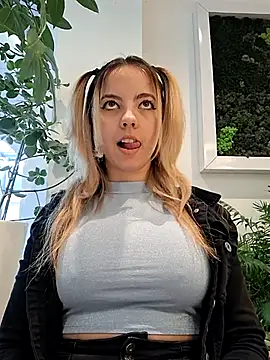 allinqueen online show from 02/23/25, 01:21