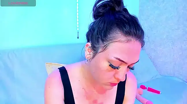 Snapshot of AliciaChelios chatting on 12/27/24, 08:50 AliciaChelios online show from 12/27/24, 08:50