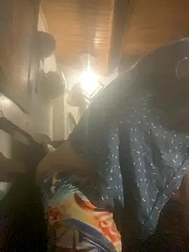 laye19 online show from 10/22/25, 04:23