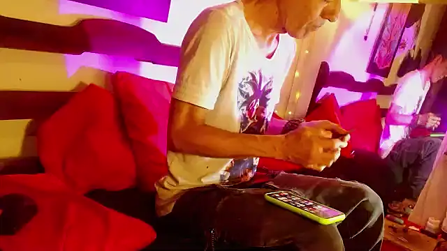 Snapshot of laye19 chatting on 03/10/26, 07:01 laye19 online show from 03/10/26, 07:01