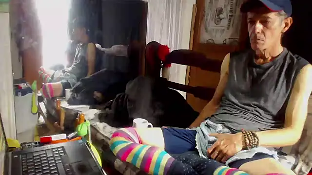 laye19 online show from 11/15/25, 09:52