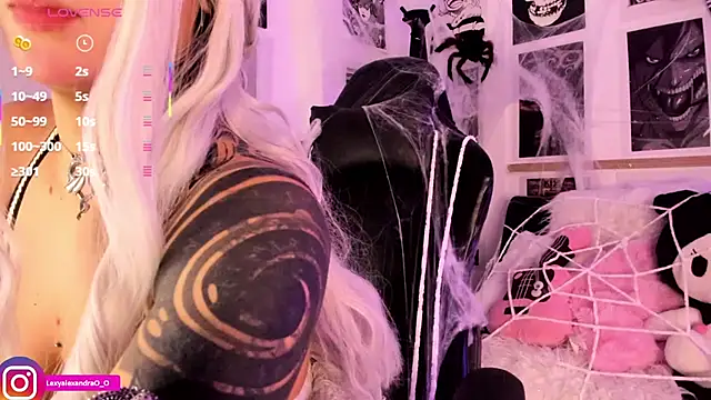 Lexyjoycce online show from 10/31/25, 09:00