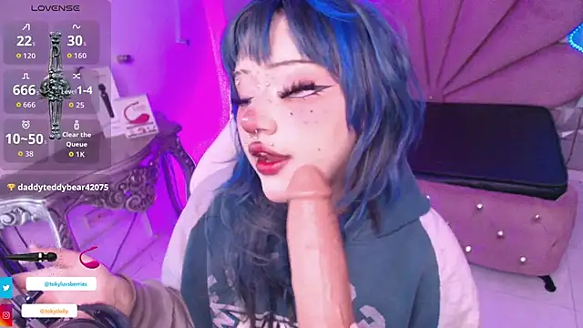 Snapshot of toky_doll chatting on 10/14/25, 08:53 toky doll online show from 10/14/25, 08:53