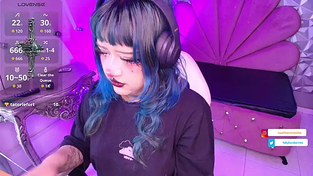 toky doll online show from 11/19/25, 08:53