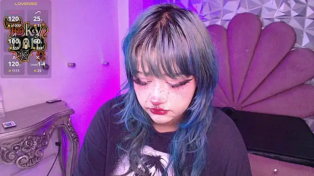 toky doll online show from 11/03/25, 09:07