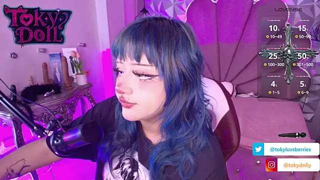 Snapshot of toky_doll chatting on 10/03/25, 08:43 toky doll online show from 10/03/25, 08:43