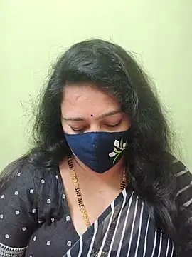neelu-hoty online show from 05/07/26, 04:10